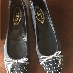 Worn once ! Navy suede flats